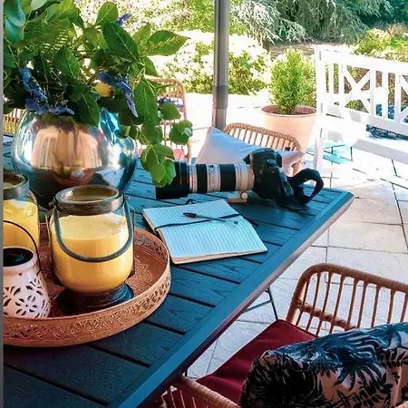 Bed & Breakfast Les 15 Chenes D Hotes, Parc Arbore De 5000 M2 A 20km Du Puydufou Familiale Et 3 Doubles 4*