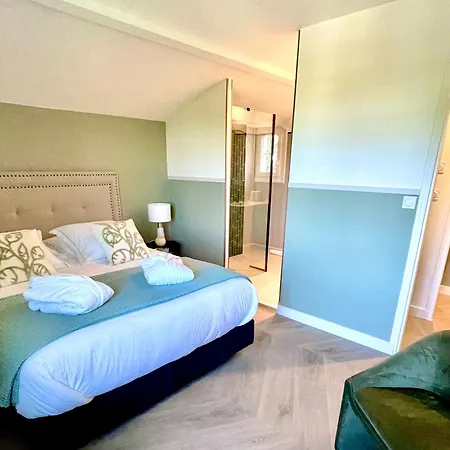 Les 15 Chenes D Hotes, Parc Arbore De 5000 M2 A 20km Du Puydufou Familiale Et 3 Doubles Saint-Mesmin (Vendee)