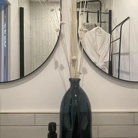 Les 15 Chenes D Hotes, Parc Arbore De 5000 M2 A 20km Du Puydufou Familiale Et 3 Doubles Bed & Breakfast 4*