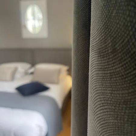 Les 15 Chenes D Hotes, Parc Arbore De 5000 M2 A 20km Du Puydufou Familiale Et 3 Doubles