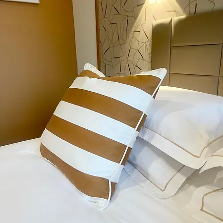 Bed & Breakfast Les 15 Chenes D Hotes, Parc Arbore De 5000 M2 A 20km Du Puydufou Familiale Et 3 Doubles Saint-Mesmin (Vendee)