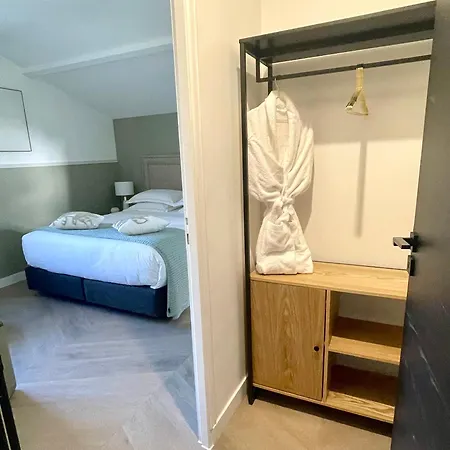 Les 15 Chenes D Hotes, Parc Arbore De 5000 M2 A 20km Du Puydufou Familiale Et 3 Doubles Bed & Breakfast Saint-Mesmin (Vendee)