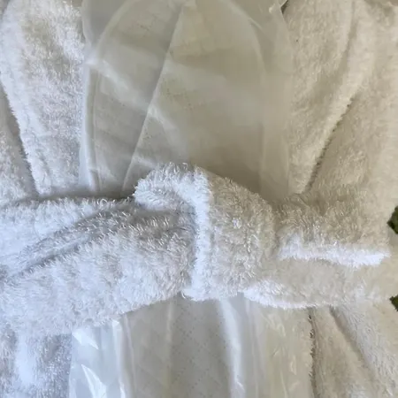 Les 15 Chenes D Hotes, Parc Arbore De 5000 M2 A 20km Du Puydufou Familiale Et 3 Doubles Bed & Breakfast 4*