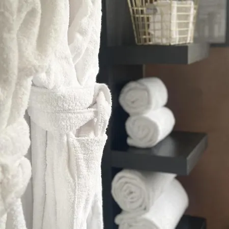 Les 15 Chenes D Hotes, Parc Arbore De 5000 M2 A 20km Du Puydufou Familiale Et 3 Doubles Saint-Mesmin (Vendee)