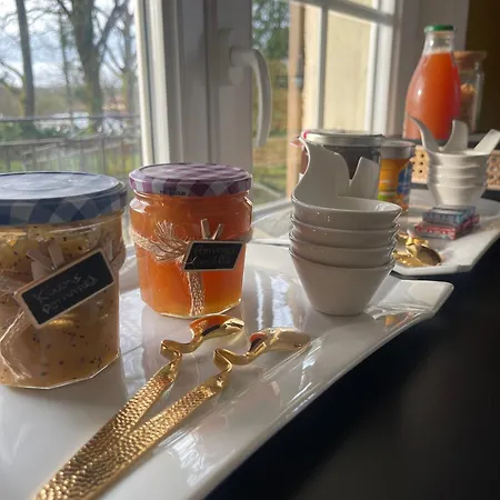 Bed & Breakfast Les 15 Chenes D Hotes, Parc Arbore De 5000 M2 A 20km Du Puydufou Familiale Et 3 Doubles