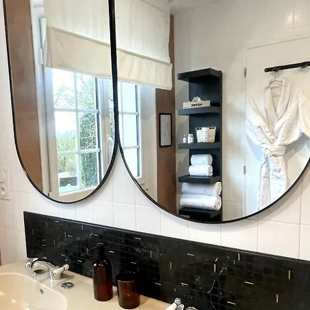 Les 15 Chenes D Hotes, Parc Arbore De 5000 M2 A 20km Du Puydufou Familiale Et 3 Doubles Bed & Breakfast 4*