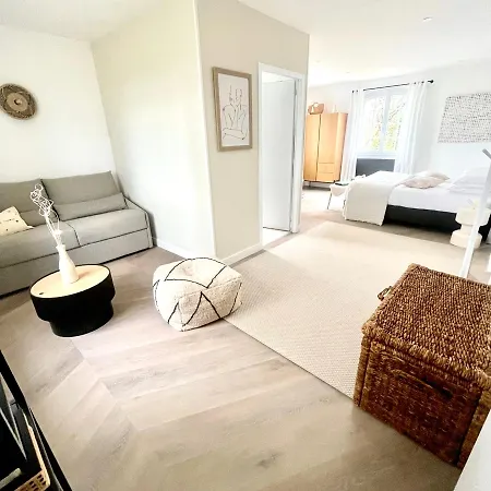 Bed & Breakfast Les 15 Chenes D Hotes, Parc Arbore De 5000 M2 A 20km Du Puydufou Familiale Et 3 Doubles Saint-Mesmin (Vendee)