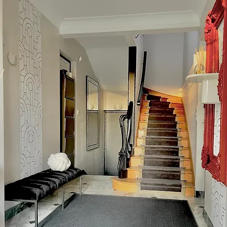 Les 15 Chenes D Hotes, Parc Arbore De 5000 M2 A 20km Du Puydufou Familiale Et 3 Doubles Bed & Breakfast