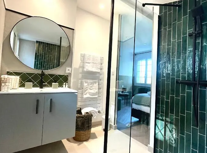 Bed & Breakfast Les 15 Chenes D Hotes, Parc Arbore De 5000 M2 A 20km Du Puydufou Familiale Et 3 Doubles Saint-Mesmin (Vendee)